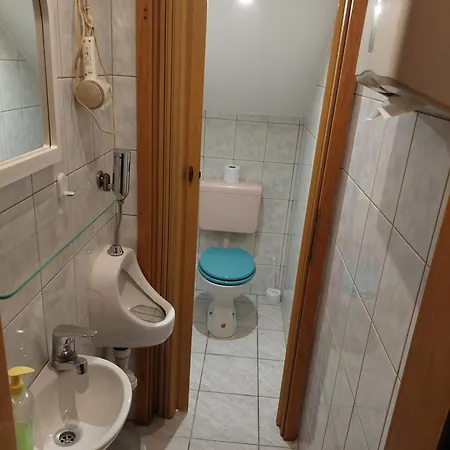 - Kaj & Kaja Slivnica pri Mariboru