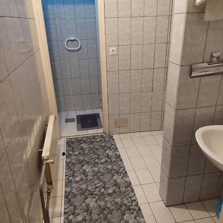 Hostel - Kaj & Kaja