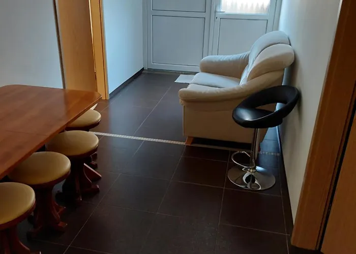 - Kaj & Kaja Hostel Slivnica pri Mariboru